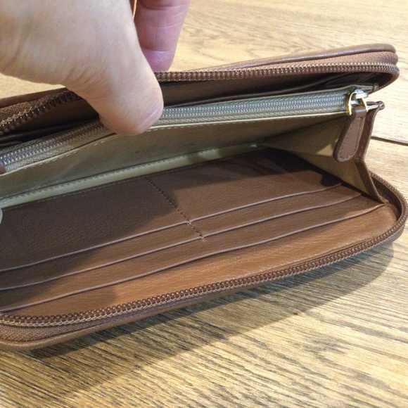 BOTTEGA VENETA | Leather Long Wallets - Picture 10 of 15